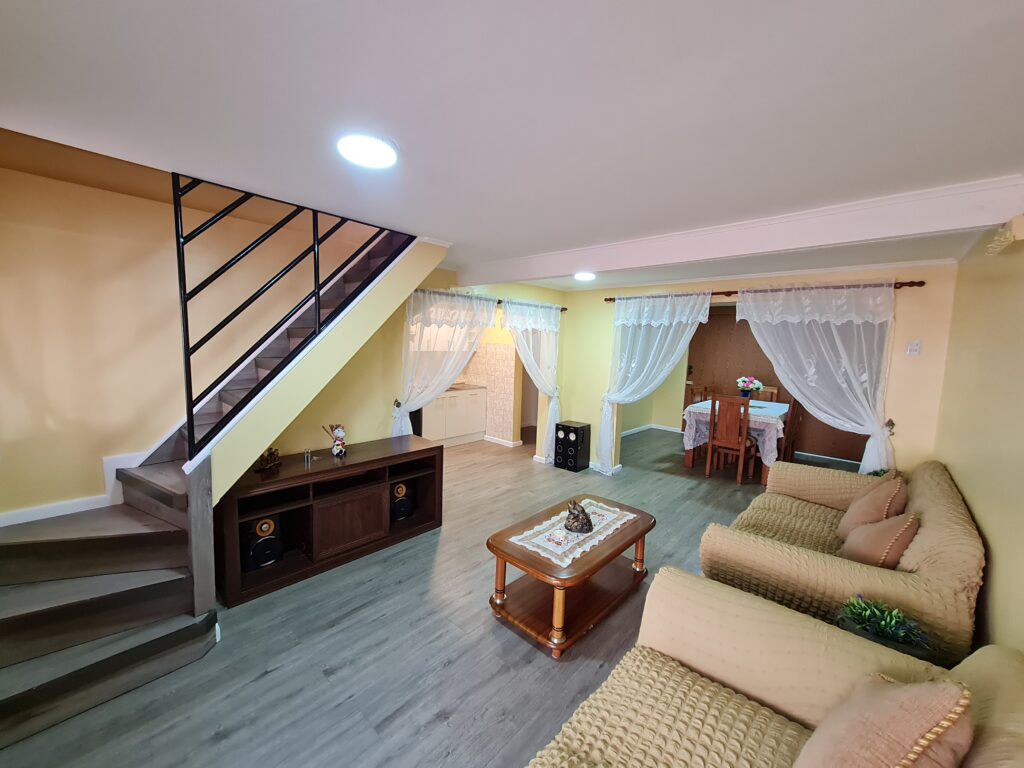 CASA REMODELADA EN VENTA!!