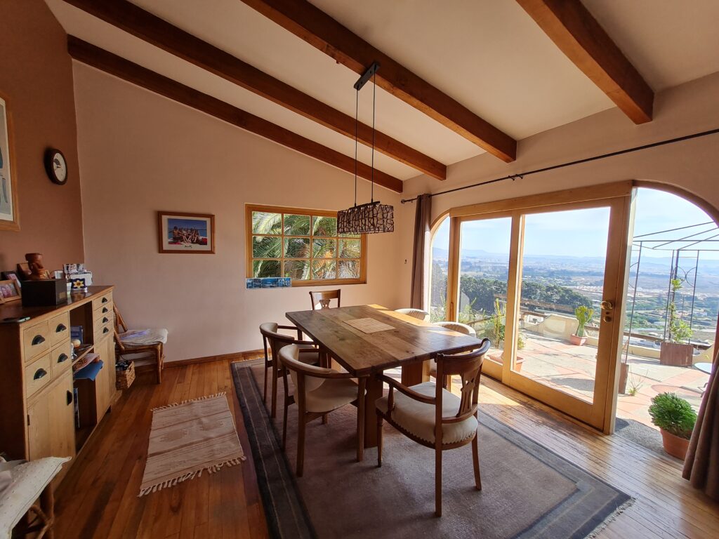 MARAVILLOSA CASA EN VENTA - CONDOMINIO ENCOMENDEROS