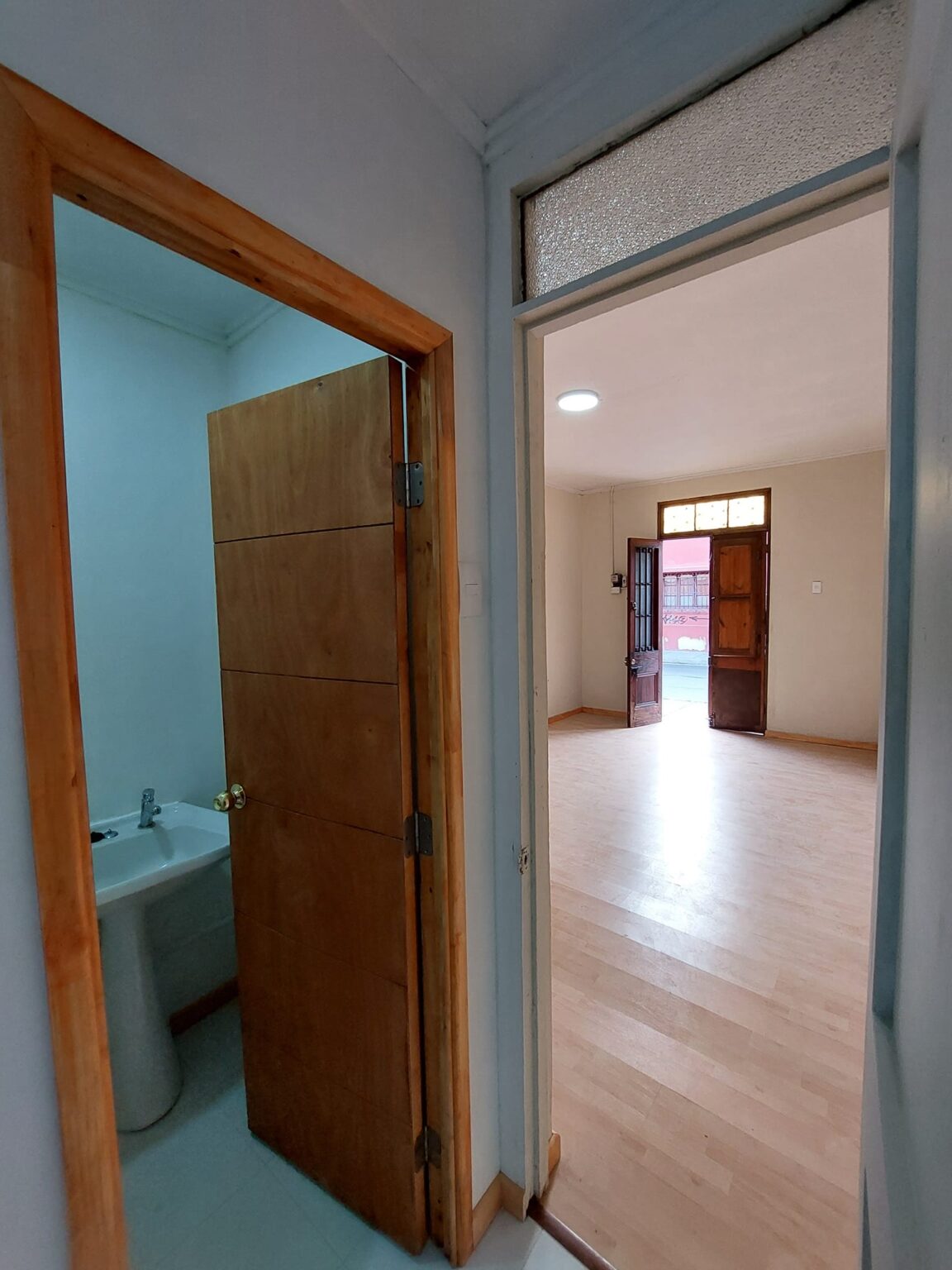 🟠 SE ARRIENDAN OFICINAS CON ENTRADA INDEPENDIENTE , EN PLENO CENTRO DE LA SERENA