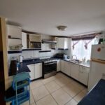 SE VENDE CASA EN AV. PRINCIPAL, IDEAL PARA NEGOCIO!!