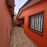 SE VENDE CASA EN AV. PRINCIPAL, IDEAL PARA NEGOCIO!!