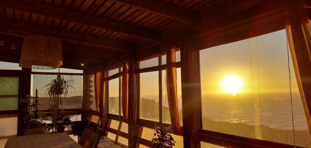 🌅 SE ARRIENDA CASA EN EL ARRAYAN COSTERO CON MARAVILLOSA VISTA AL MAR – AÑO CORRIDO