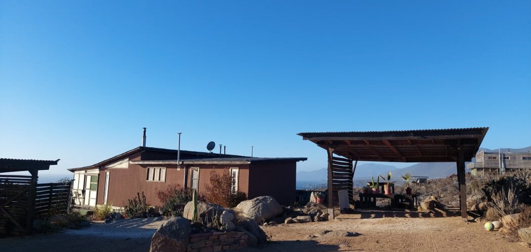 🌅 SE ARRIENDA CASA EN EL ARRAYAN COSTERO CON MARAVILLOSA VISTA AL MAR – AÑO CORRIDO