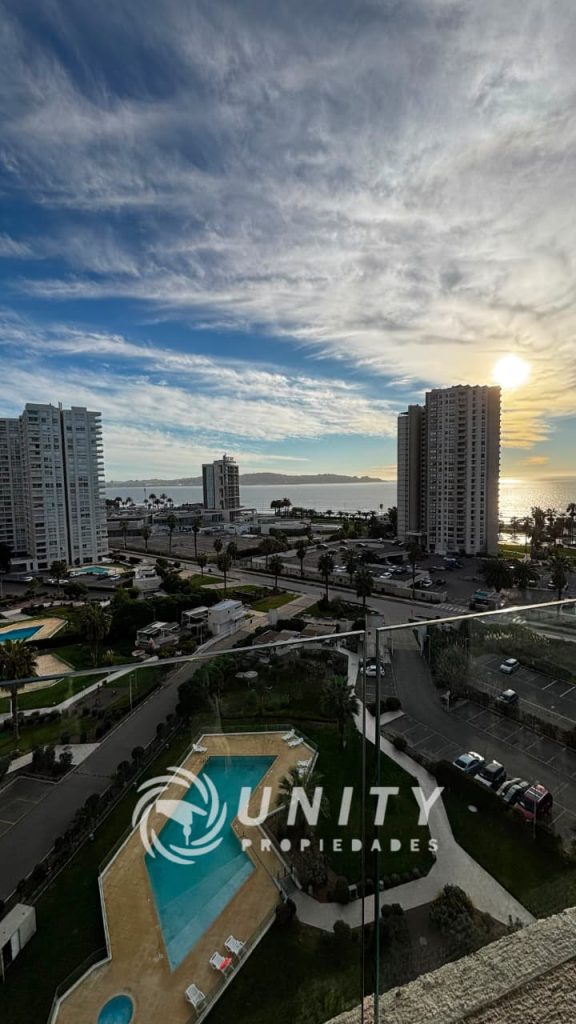Se arrienda hermoso departamento con vista al mar hasta diciembre.